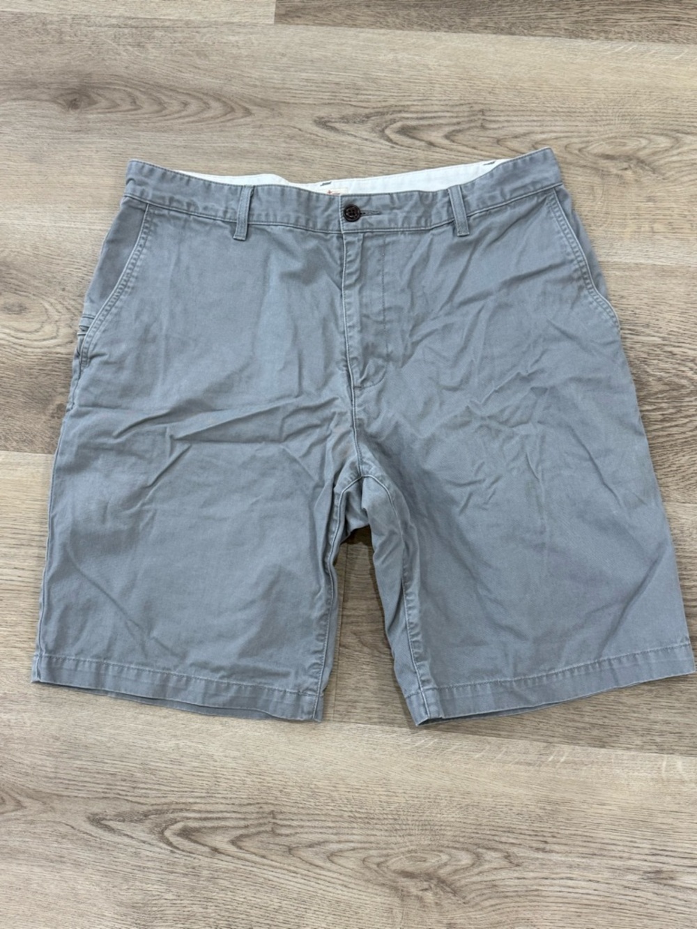 Dockers Men's Light Gray Flat Front Shorts